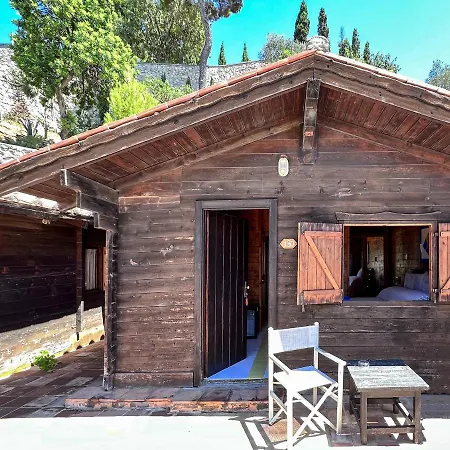 Aeneas' Landing Отель 4*