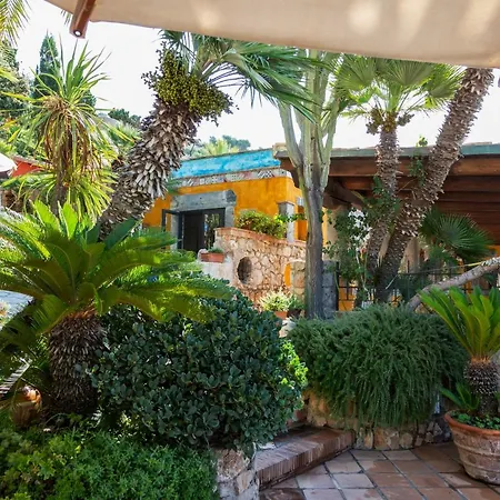 Aeneas' Landing Hotel
