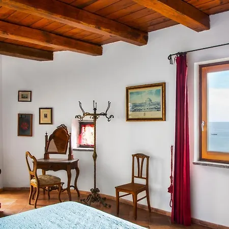 Aeneas' Landing Hotel 4*