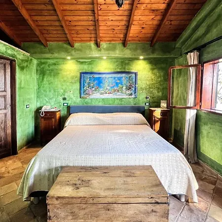 Aeneas' Landing Hotel