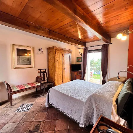 Aeneas' Landing Hotel