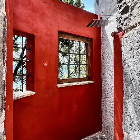 Aeneas' Landing Отель