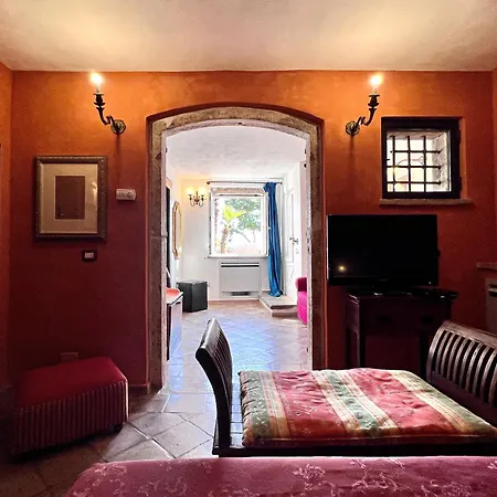 Aeneas' Landing Hotel