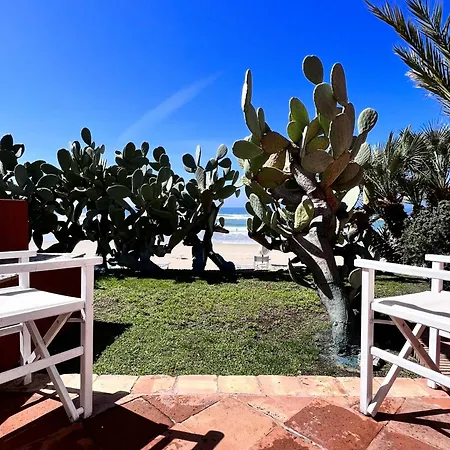 Aeneas' Landing Hotel