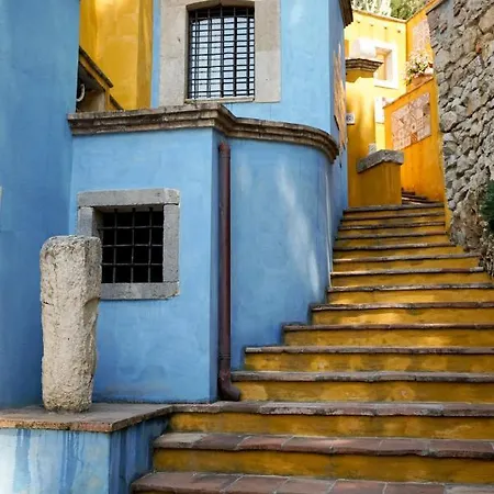 Aeneas' Landing Hotel