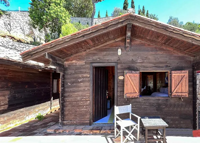 Aeneas' Landing Hotel 4*