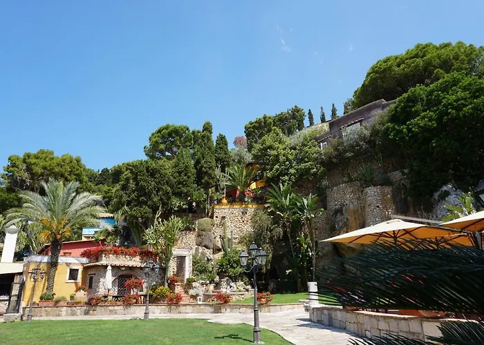 Aeneas' Landing Hotel 4*